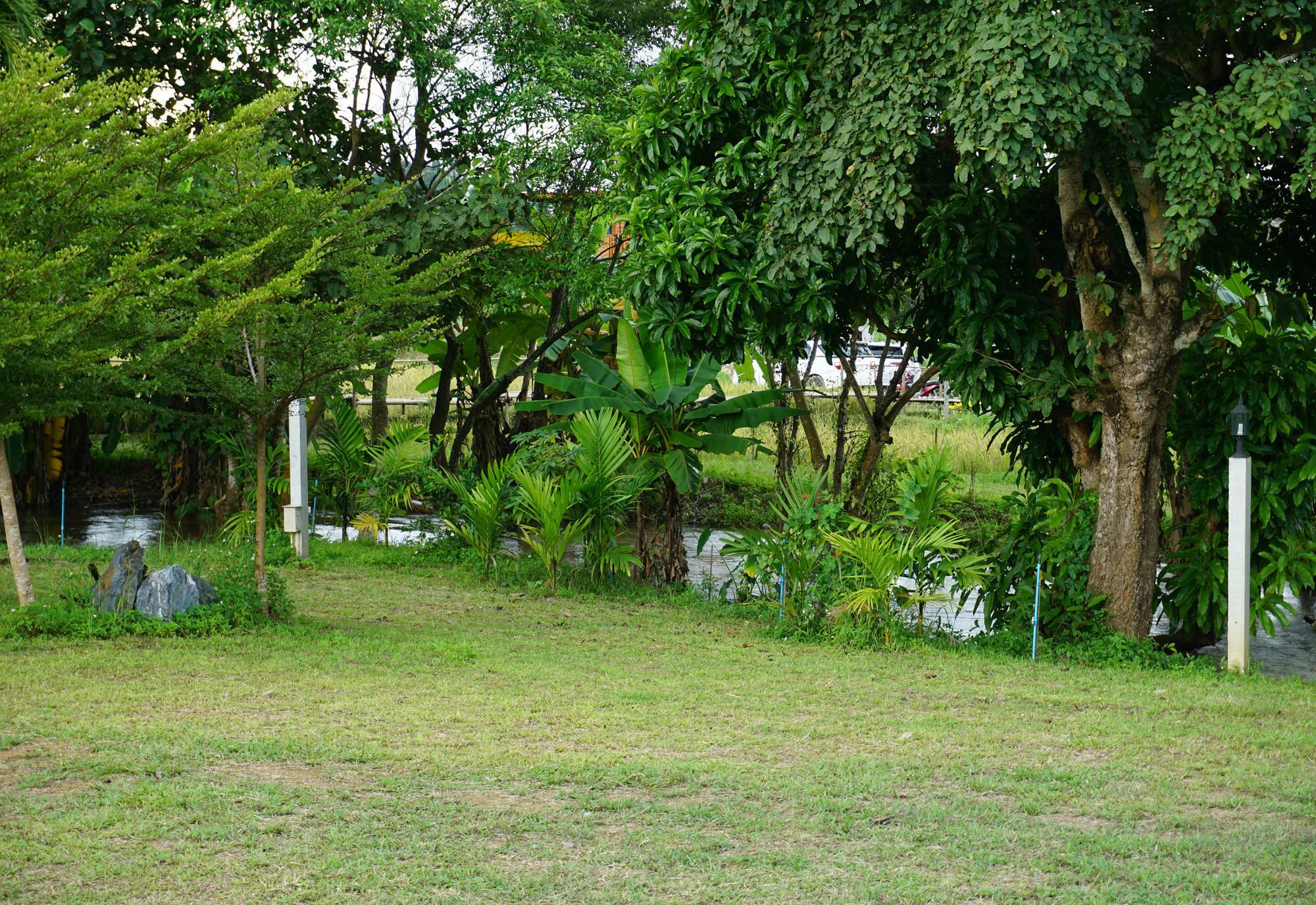 Ban Suan Tawan Chiang Dao Hotel Exterior photo