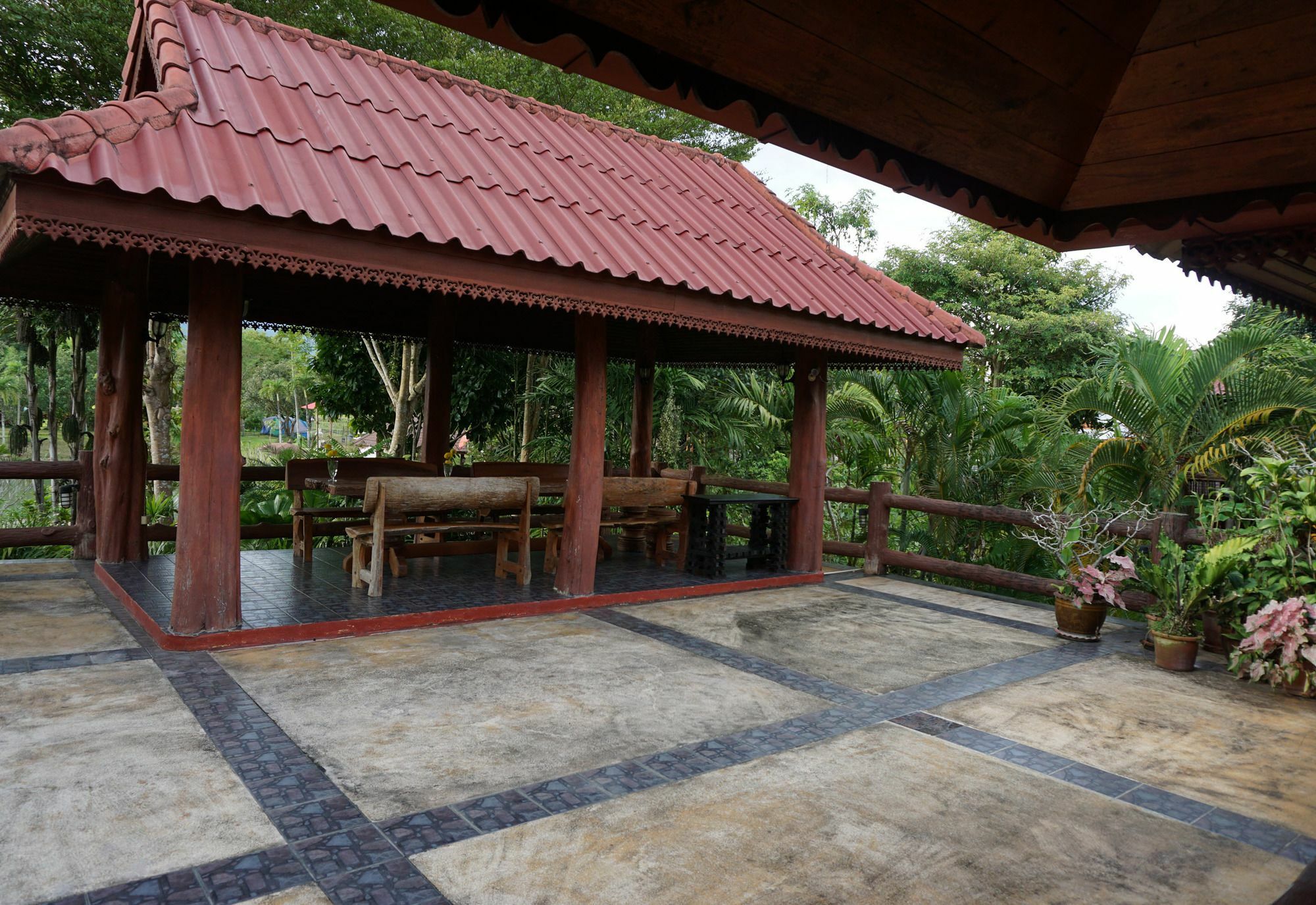 Ban Suan Tawan Chiang Dao Hotel Exterior photo